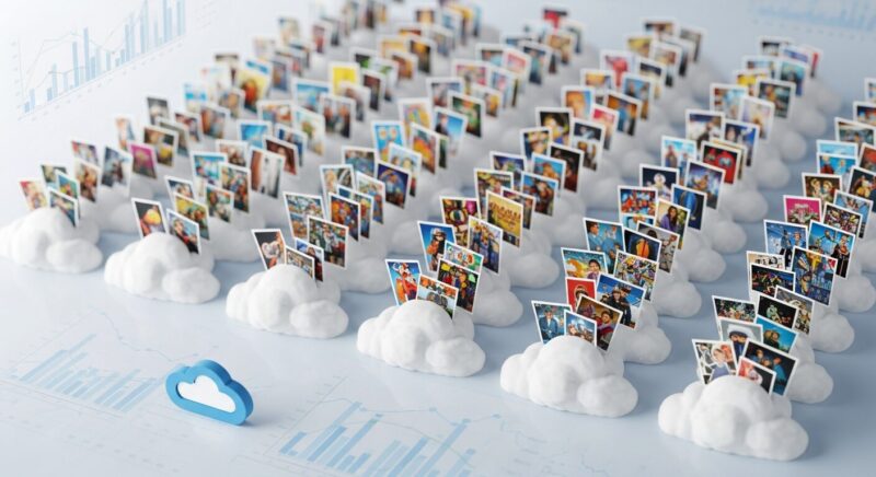 大量の写真データがクラウドストレージに保存され、データとして管理されている仕組みのイメージ。